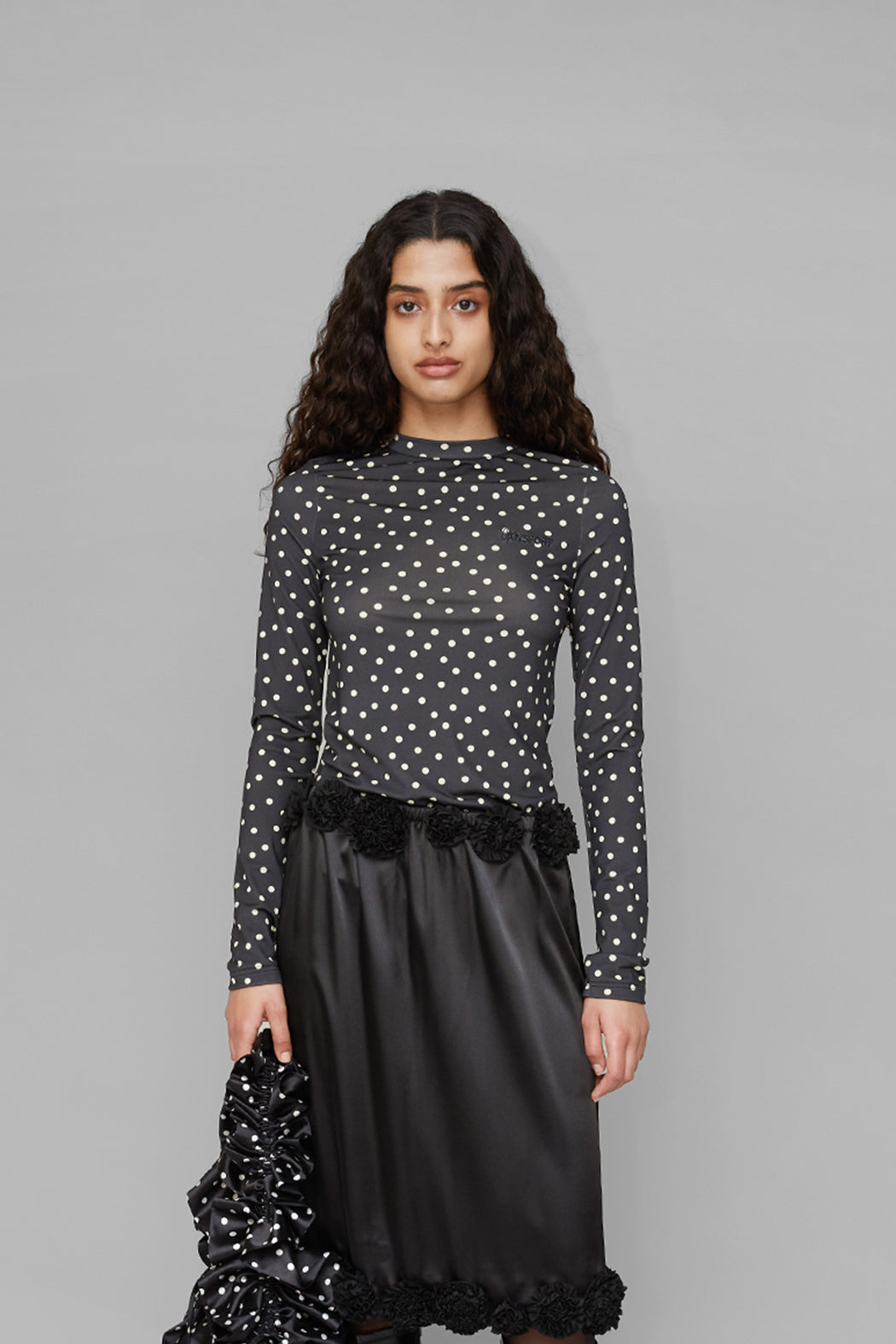 Opérasport, Suni Top, White Dots