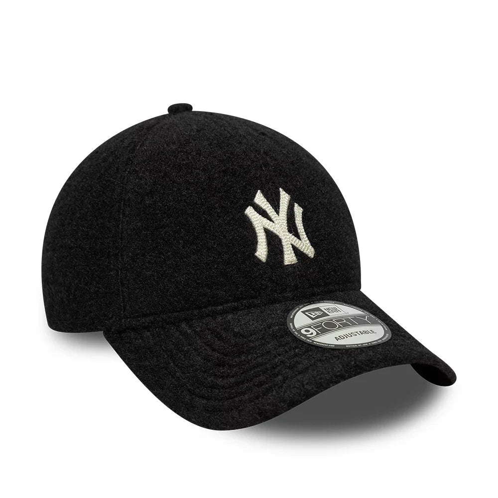New Era, 9FORTY New York Yankees Chainstitch Winter Borg, Black
