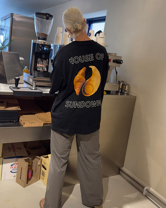 SUNDOWN, Perfect balance tee, Sort