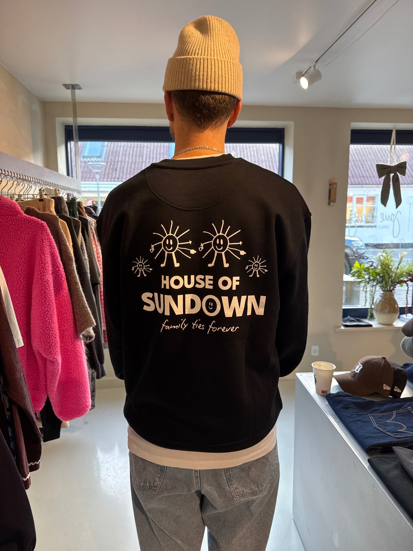Sundown, Family ties forever Heavy Crewneck, Black