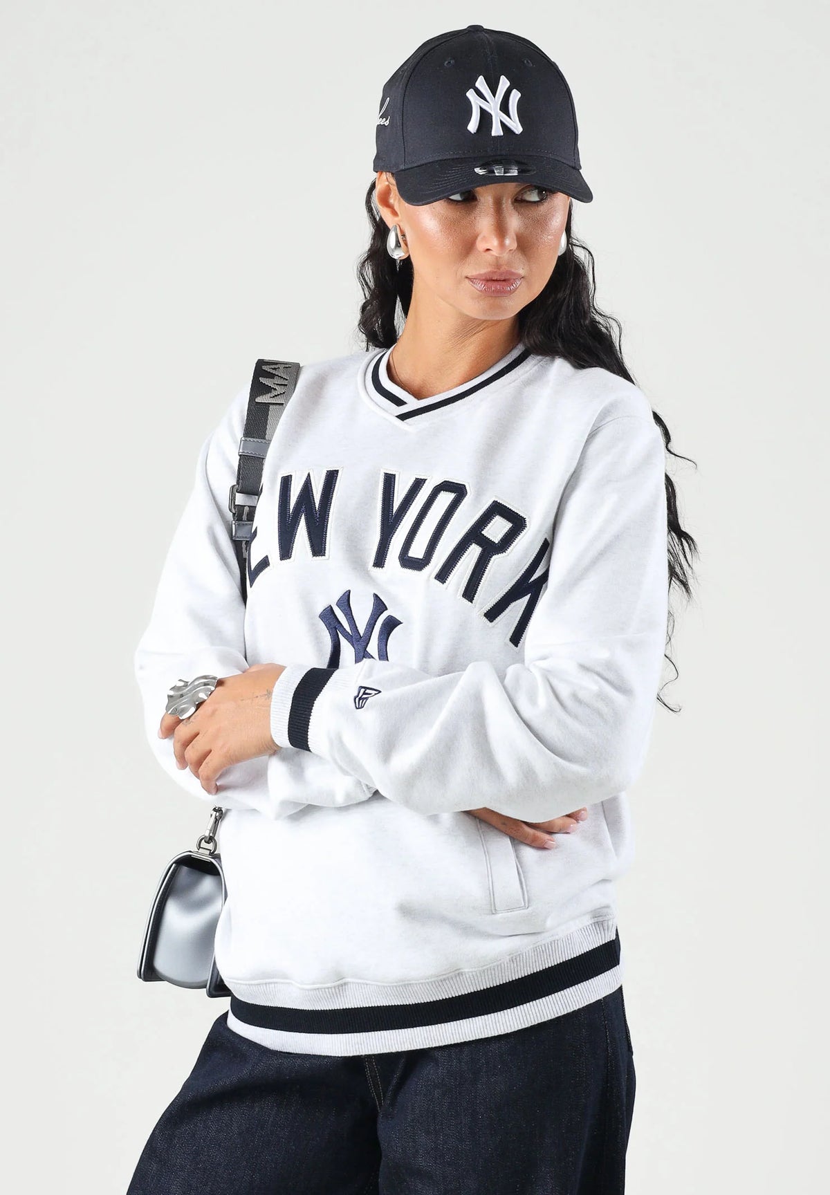 New Era, New York Yankees VARSITY V-NECK, Grey