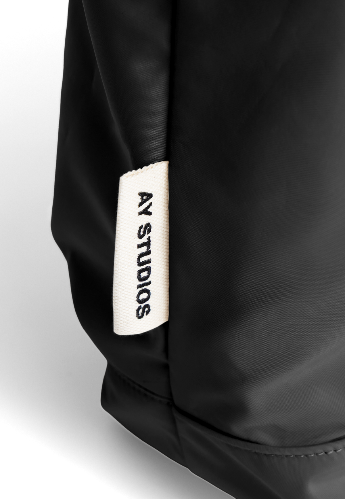 AY Studios, EAST-TO-WEST BAG T26 100, Black