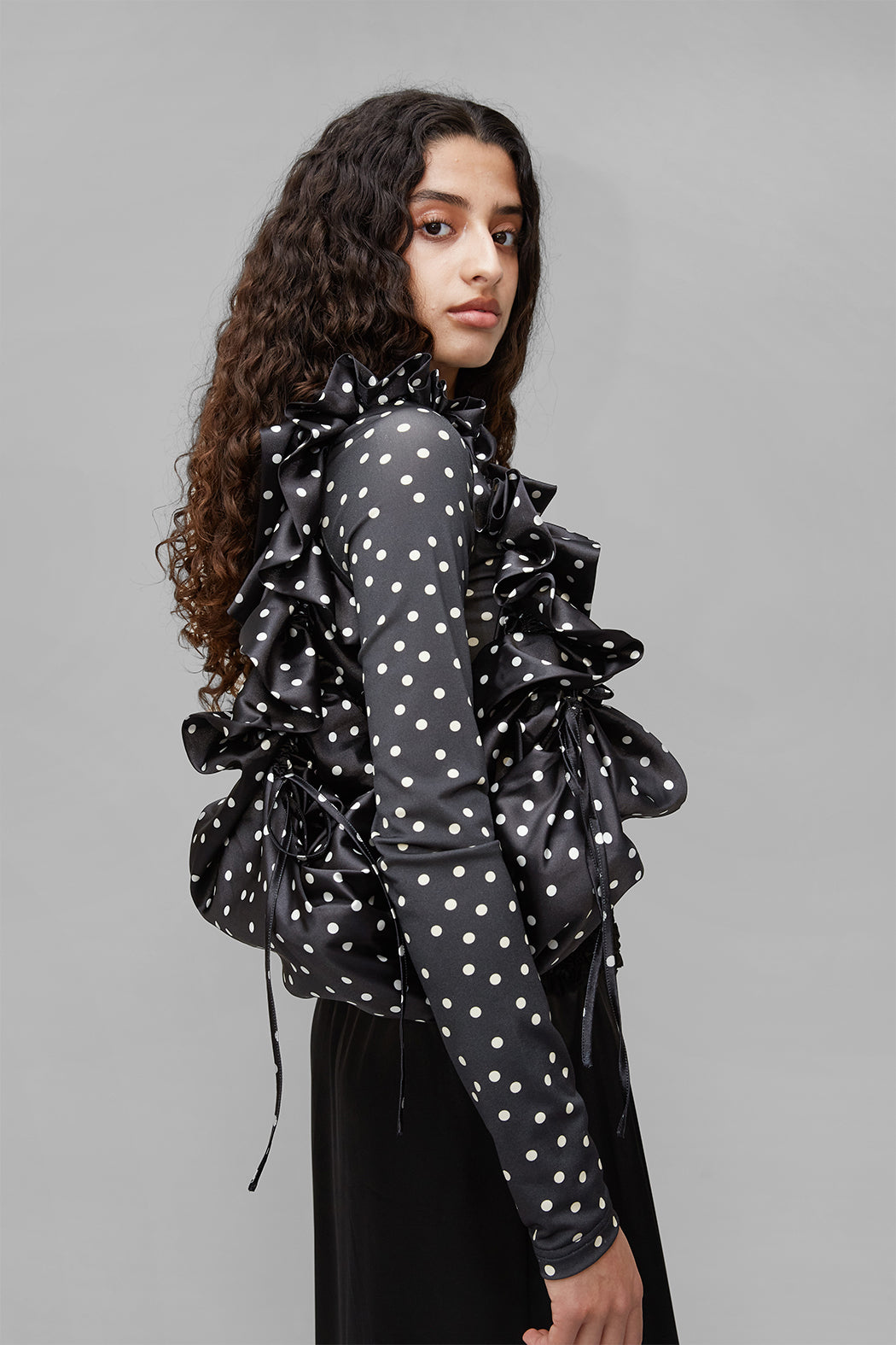 Opérasport, Suni Top, White Dots