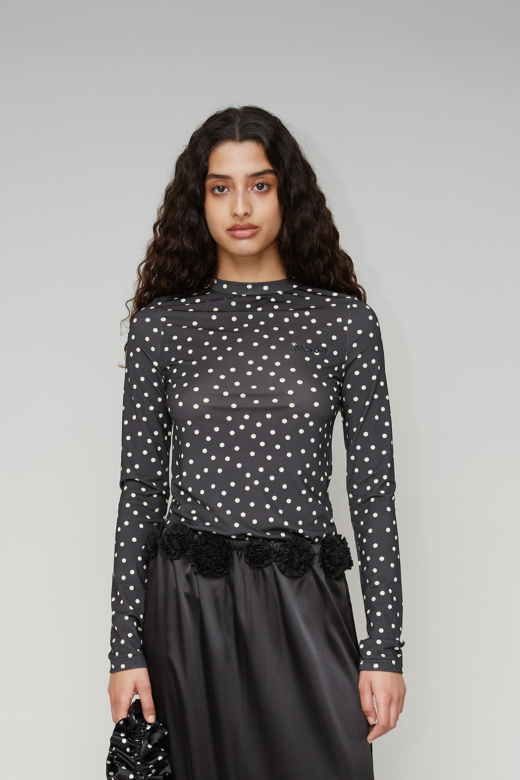 Opérasport, Suni Top, White Dots