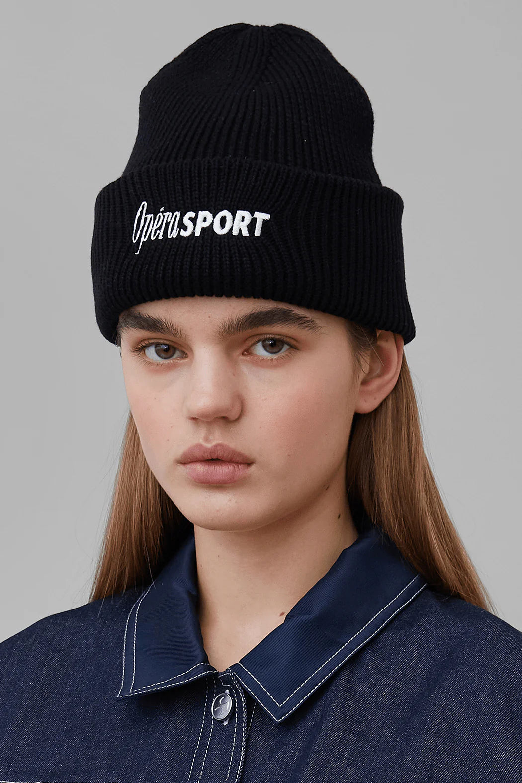 OperáSport, André Beanie, Sort