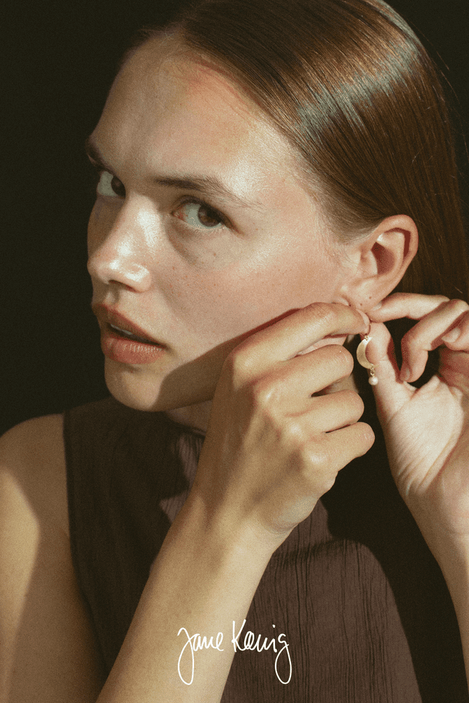 Jane Kønig, Half Moon Creole With Pearl Ørering, Guld